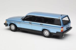 Volvo 240 GL Estate Blue Metallic Minichamps 1:18 155171414 Kov – obrázok 5 z 6