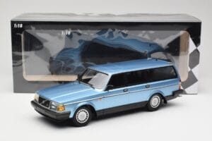 Volvo 240 GL Estate Blue Metallic Minichamps 1:18 155171414 Kov – obrázok 6 z 6