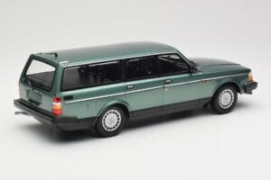 Volvo 240 GL Estate Green Metallic Minichamps 1:18 155171410 Kov – obrázok 2 z 6