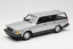 Volvo 240 GL Estate Strieborný Minichamps 1:18 155171416 Kov