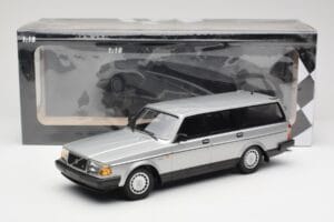 Volvo 240 GL Estate Strieborný Minichamps 1:18 155171416 Kov – obrázok 6 z 6