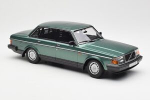 Volvo 240 GL Zelený Metalický Minichamps 1:18 155171400 Kov – obrázok 4 z 6