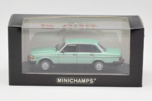 Volvo 240 GL Zelený Metalíza Minichamps 1:43 400171402 Kov – obrázok 4 z 4