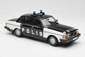 Volvo 240 GL Polis Sweden Čierny Minichamps 1:18 155171497 Kov – obrázok 4 z 6