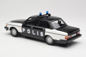 Volvo 240 GL Polis Sweden Čierny Minichamps 1:18 155171497 Kov – obrázok 5 z 6