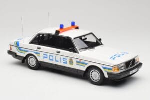 Volvo 240 GL Polis Sweden Minichamps 1:18 155171490 Kov – obrázok 4 z 6