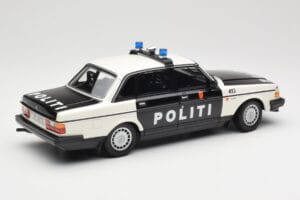 Volvo 240 GL Politi Norway Čierny Minichamps 1:18 155171496 Kov – obrázok 2 z 6