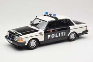 Volvo 240 GL Politi Norway Čierny Minichamps 1:18 155171496 Kov