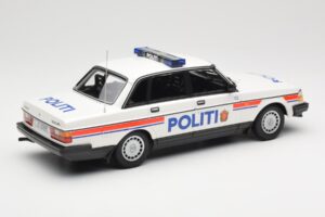 Volvo 240 GL Politi Norway Minichamps 1:18 155171491 Kov – obrázok 2 z 6
