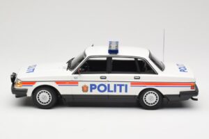 Volvo 240 GL Politi Norway Minichamps 1:18 155171491 Kov – obrázok 3 z 6