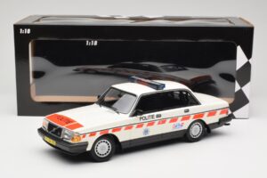 Volvo 240 GL Politie Netherlands Minichamps 1:18 155171498 Kov – obrázok 6 z 6