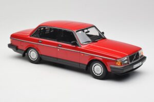 Volvo 240 GL Červená Minichamps 1:18 155171401 Kov – obrázok 4 z 6