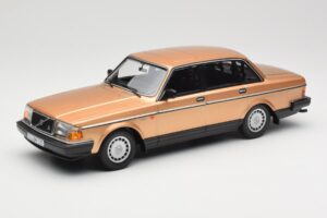 Volvo 240 GL Zlatý Minichamps 1:18 155171405 Kov