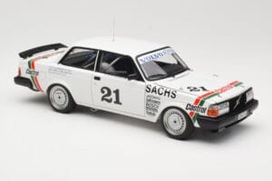 Volvo 240 Turbo #21 P. Stureson DTM Winner Wunstorf 1985 AUTOart 1:18 88592 Kov – obrázok 6 z 8