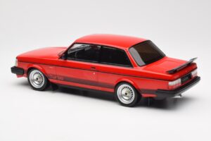 Volvo 240 Turbo Červený Custom IXO 1:18 18CMC177 Kov – obrázok 5 z 5