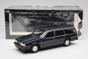 Volvo 740 GL Kombi Tmavý Zelený Metalíza Minichamps 1:18 155171771 Kov – obrázok 6 z 6