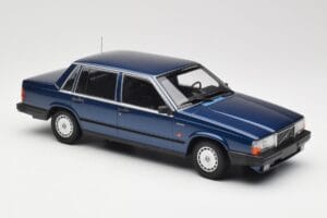 Volvo 740 GL Dark Blue Metallic Minichamps 1:18 155171701 Kov – obrázok 4 z 6