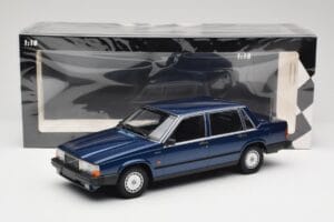 Volvo 740 GL Dark Blue Metallic Minichamps 1:18 155171701 Kov – obrázok 6 z 6