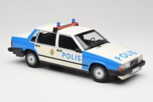 Volvo 740 GL Švédska Polícia Minichamps 1:18 155171791 Kov – obrázok 4 z 6