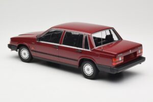 Volvo 740 GL Červený Minichamps 1:18 155171704 Kov – obrázok 5 z 6