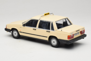 Volvo 740 GL Taxi Nemecko Minichamps 1:18 155171792 Kov – obrázok 5 z 6