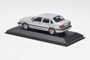 Volvo 850 Strieborný Minichamps 1:43 430171402 Kov – obrázok 3 z 4