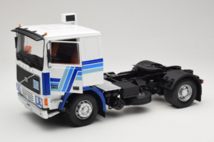 Volvo F12 Modrý Biely Road Kings 1:18 RK180033 Kov – obrázok 2 z 8