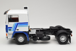 Volvo F12 Modrý Biely Road Kings 1:18 RK180033 Kov – obrázok 4 z 8