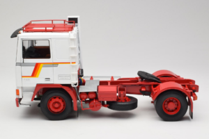 Volvo F12 Biely Červený Road Kings 1:18 RK180031 Kov – obrázok 4 z 8