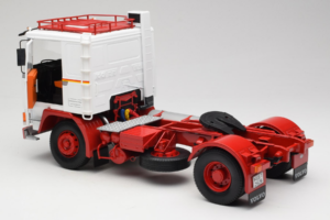Volvo F12 Biely Červený Road Kings 1:18 RK180031 Kov – obrázok 5 z 8