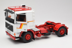 Volvo F12 Biely Červený Road Kings 1:18 RK180031 Kov – obrázok 2 z 8