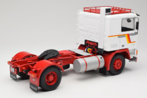 Volvo F12 Biely Červený Road Kings 1:18 RK180031 Kov – obrázok 3 z 8