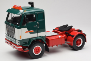 Volvo F88 Bilspedition Zelený Biely MCG 1:18 MCG18139 Kov