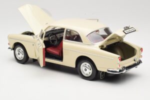 Volvo P121 Amazon Biely Revell 1:18 08866 Kov – obrázok 5 z 8