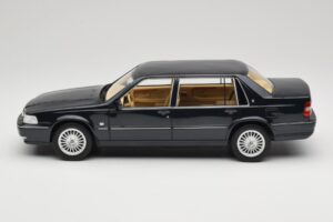 Volvo S90 Royal Blue DNA 1:18 DNA000088 Kov – obrázok 3 z 6