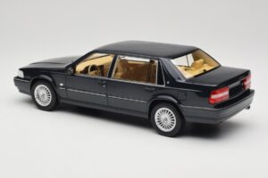 Volvo S90 Royal Blue DNA 1:18 DNA000088 Kov – obrázok 5 z 6