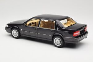 Volvo S90 Royal Violet DNA 1:18 DNA000089 Kov – obrázok 5 z 6