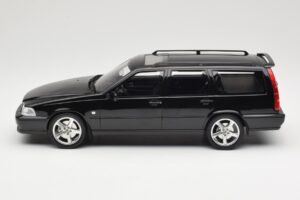 Volvo V70 R P80 Čierny DNA 1:18 DNA000232 Kov – obrázok 3 z 6