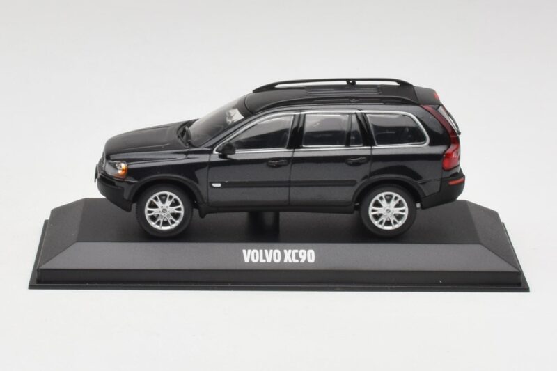 Volvo XC90 Čierny Zafír Minichamps 1:43 38704 Kov