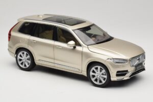 Volvo XC90 Luminous Sand Yellow Paudi Model 1:18 9430841 Kov – obrázok 6 z 8