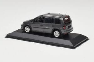 Volkswagen Cross Touran Platinum Šedý Minichamps 1:43 400056170 Kov – obrázok 3 z 4