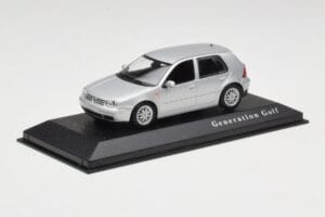 Volkswagen Golf Mk4 Reflex Strieborný Minichamps 1:43 4527111022 Kov – obrázok 2 z 4