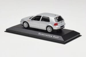 Volkswagen Golf Mk4 Reflex Strieborný Minichamps 1:43 4527111022 Kov – obrázok 3 z 4