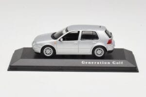 Volkswagen Golf Mk4 Reflex Strieborný Minichamps 1:43 4527111022 Kov