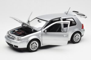 Volkswagen Golf Mk5 GTI Strieborný Norev 1:18 188570 Kov – obrázok 2 z 8