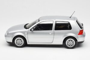 Volkswagen Golf Mk5 GTI Strieborný Norev 1:18 188570 Kov – obrázok 4 z 8
