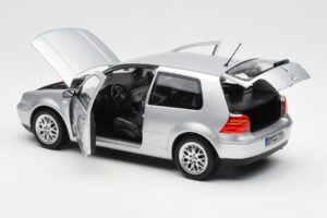 Volkswagen Golf Mk5 GTI Strieborný Norev 1:18 188570 Kov – obrázok 5 z 8