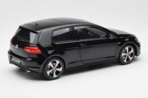 Volkswagen Golf Mk7 GTI Čierny Norev 1:18 188550 Kov – obrázok 3 z 8
