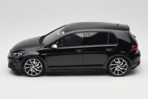 Volkswagen Golf R Mk7 Deep Black Otto 1:18 OT417 Živica – obrázok 3 z 6