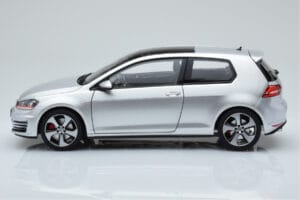 Volkswagen Golf GTI Mk7 Reflex Strieborný Norev 1:18 188551 Kov – obrázok 4 z 8